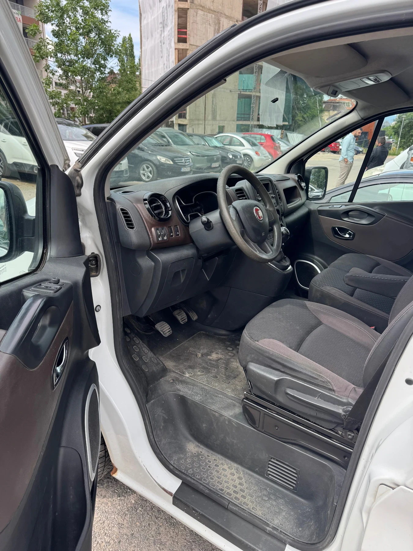 Renault Trafic Климатик, снимка 9 - Бусове и автобуси - 54945873