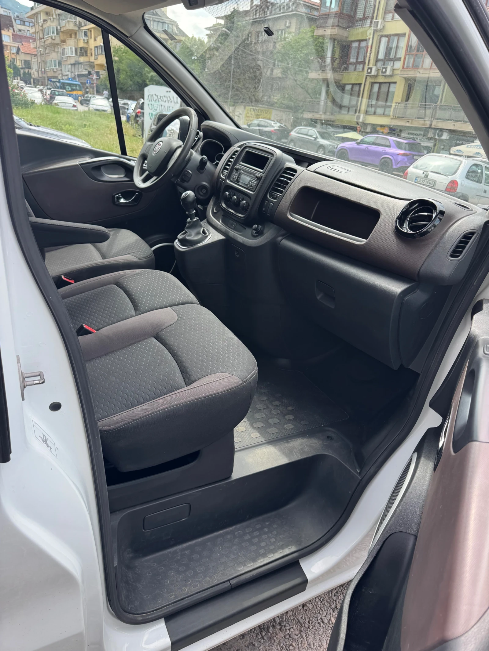 Renault Trafic Климатик, снимка 10 - Бусове и автобуси - 54945873