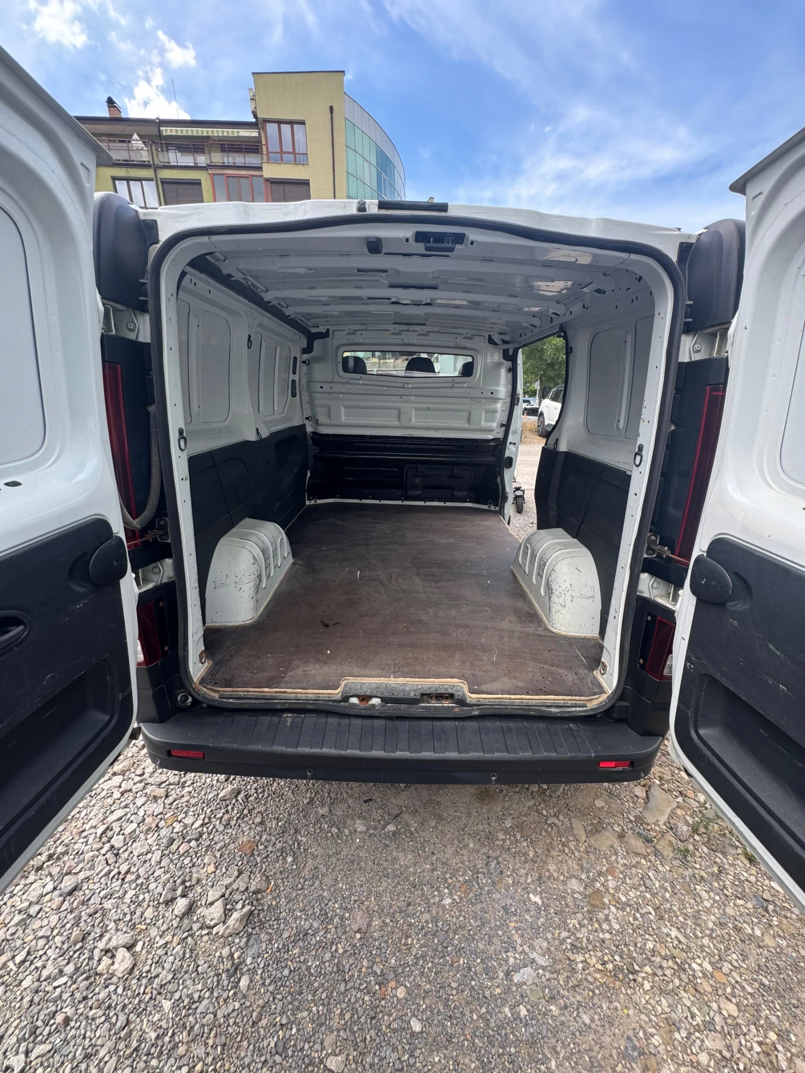 Renault Trafic Климатик, снимка 7 - Бусове и автобуси - 54945873