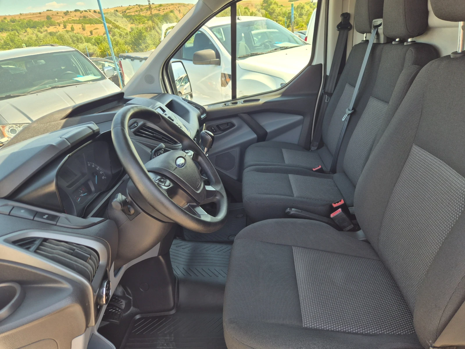 Ford Transit Custom 2.0 TDCI, снимка 15 - Бусове и автобуси - 56358901