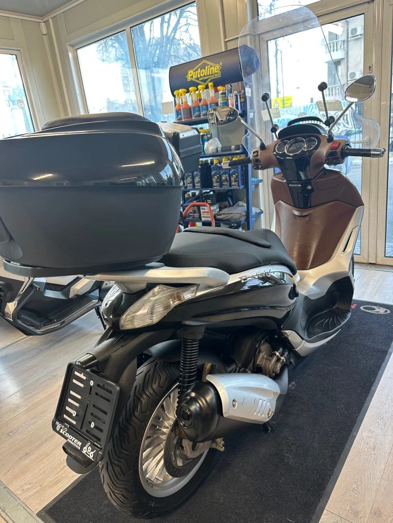 Piaggio Beverly 300i ABS/LED 03.2012г., снимка 6 - Мотоциклети и мототехника - 53077653