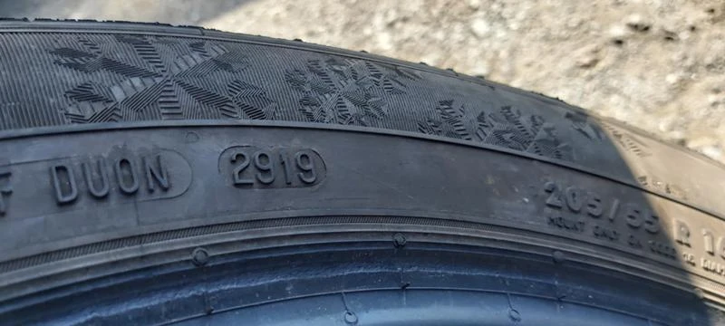 Гуми Зимни 205/55R16, снимка 7 - Гуми и джанти - 29343864