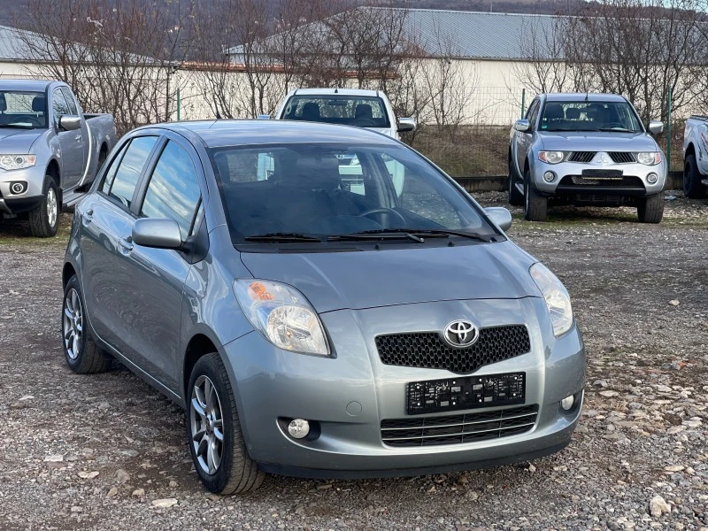 Toyota Yaris 1.0 VVT-i, снимка 7 - Автомобили и джипове - 43557663