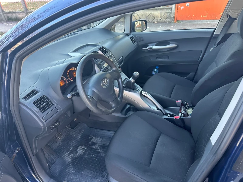 Toyota Auris 1.4 VVT-i, снимка 12 - Автомобили и джипове - 52773672