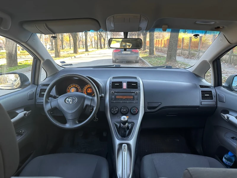 Toyota Auris 1.4 VVT-i, снимка 8 - Автомобили и джипове - 52773672