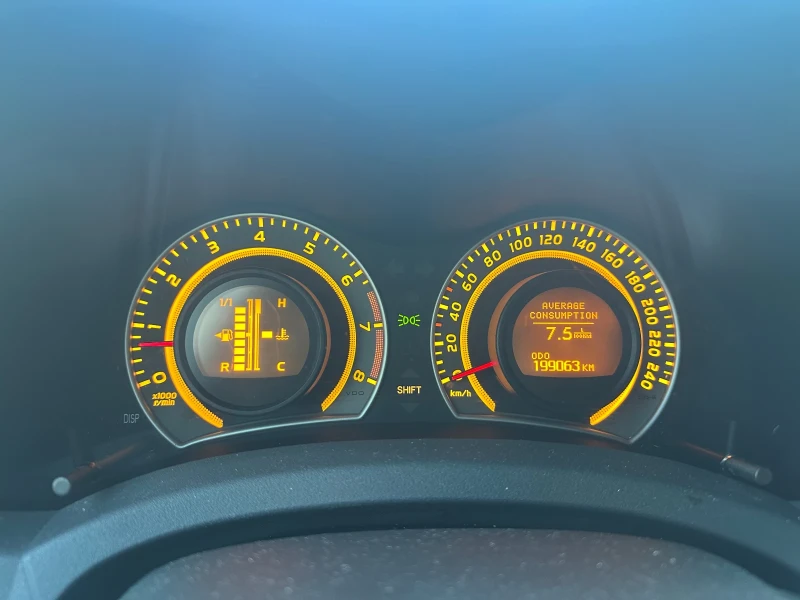 Toyota Auris 1.4 VVT-i, снимка 11 - Автомобили и джипове - 52773672