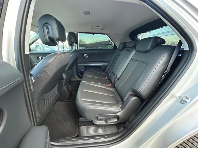 Hyundai Ioniq 5 * UNIQ* SOH100%* 72.6KW* 306H.P.* AWD* ГАРАНЦИЯ, снимка 14 - Автомобили и джипове - 53286622