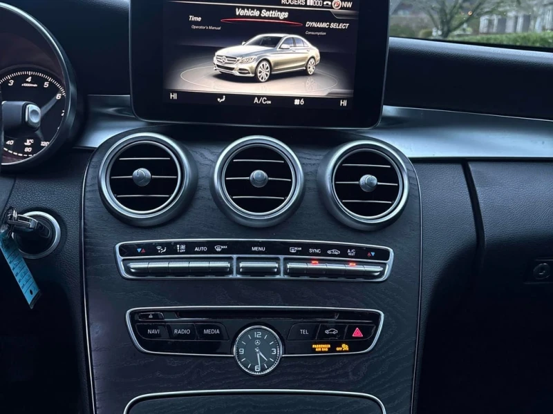 Mercedes-Benz C 300 * CARFAX * ПОДГРЕВИ* ШИБИДАХ, снимка 13 - Автомобили и джипове - 53364790
