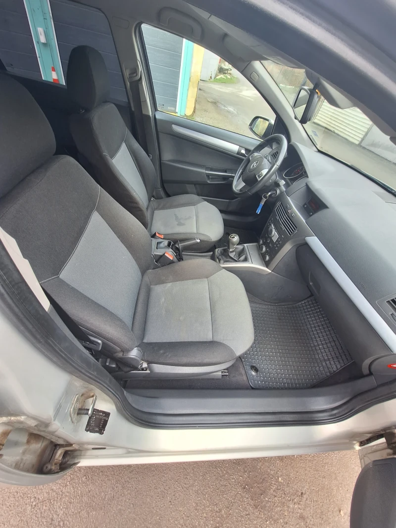 Opel Astra H, снимка 9 - Автомобили и джипове - 53406626