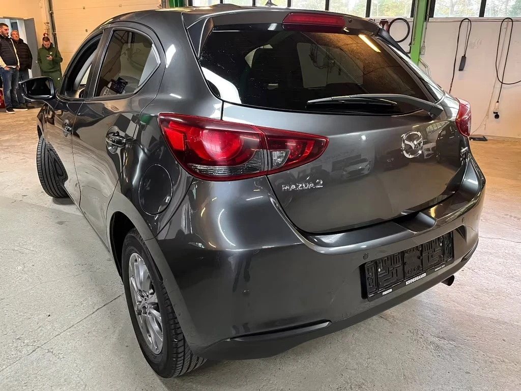 Mazda 2 1.5  Lim. Kizoku - изображение 4