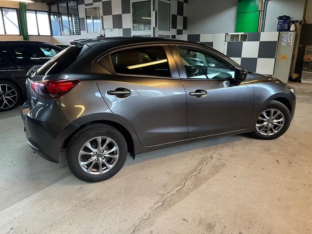 Mazda 2 1.5  Lim. Kizoku - изображение 6