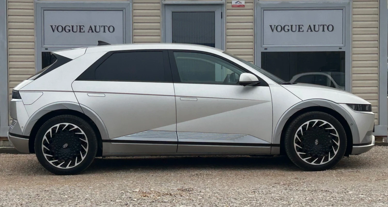 Hyundai Ioniq 5 * UNIQ* SOH100%* 72.6KW* 306H.P.* AWD* ГАРАНЦИЯ - изображение 5