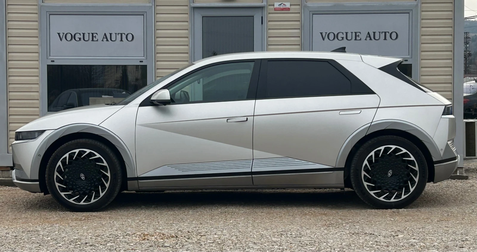 Hyundai Ioniq 5 * UNIQ* SOH100%* 72.6KW* 306H.P.* AWD* ГАРАНЦИЯ - изображение 4