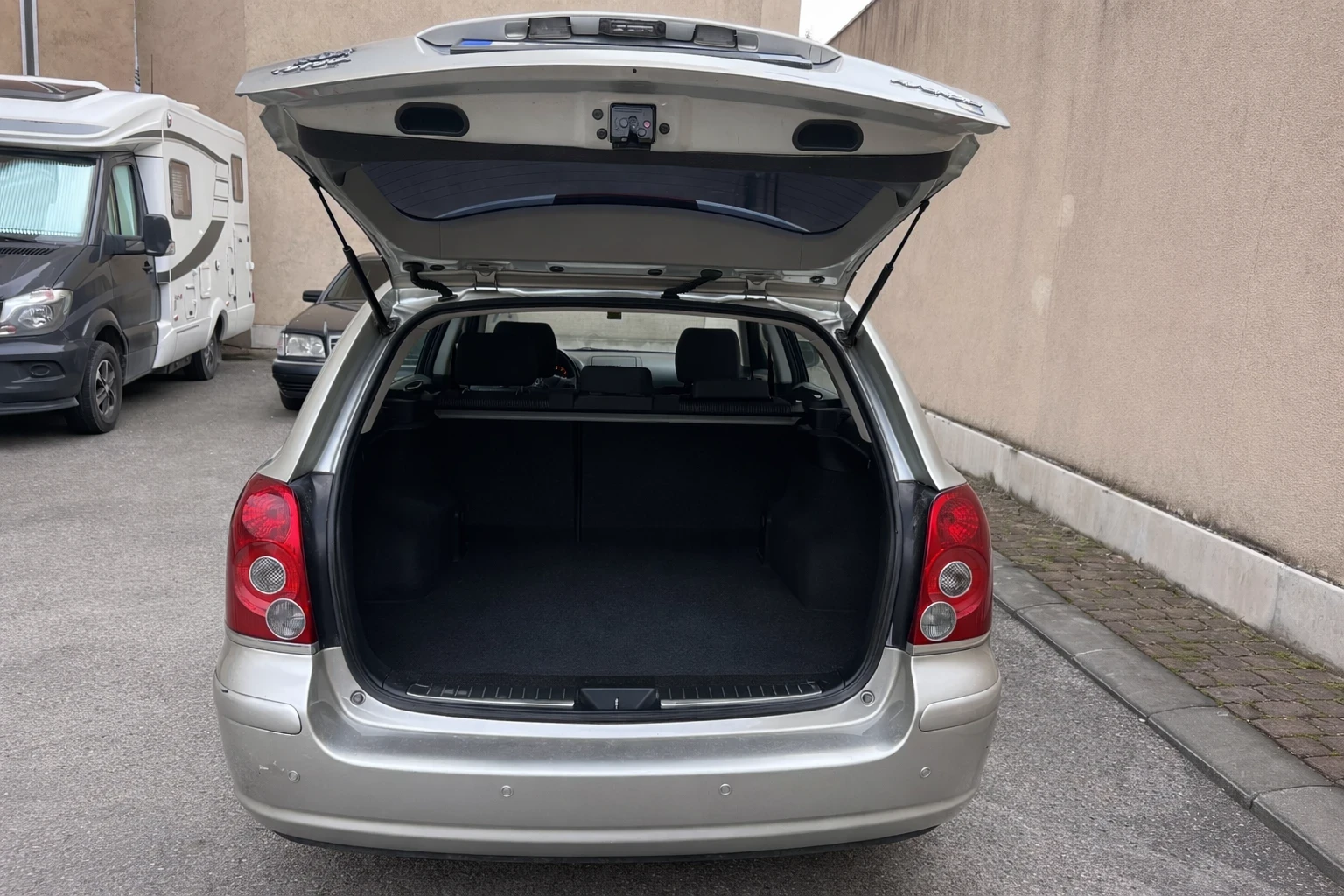 Toyota Avensis, снимка 3 - Автомобили и джипове - 53813966