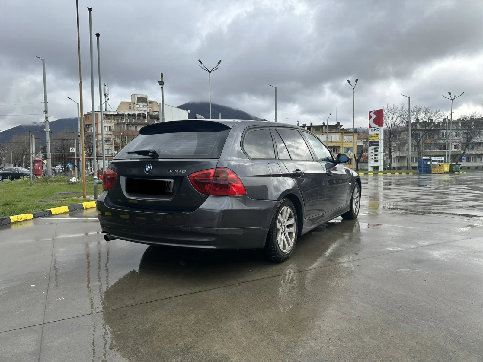 BMW 320 2.0d, снимка 6 - Автомобили и джипове - 54072676