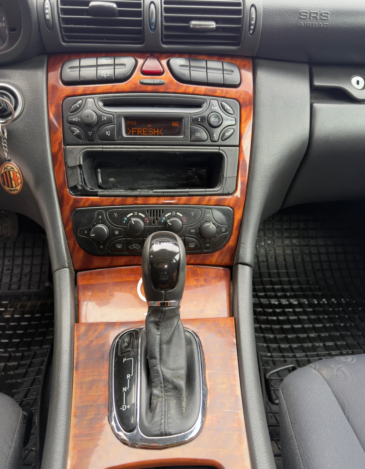 Mercedes-Benz C 200, снимка 8 - Автомобили и джипове - 54085974