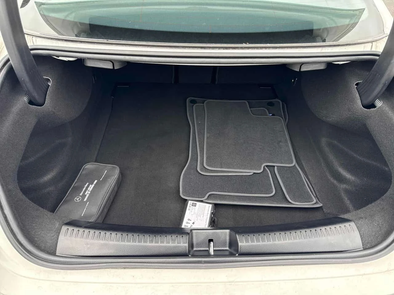 Mercedes-Benz CLA 350 AMG * ДИСТРОНИК * ПОДГРЕВ * ПАМЕТ, снимка 14 - Автомобили и джипове - 54094445