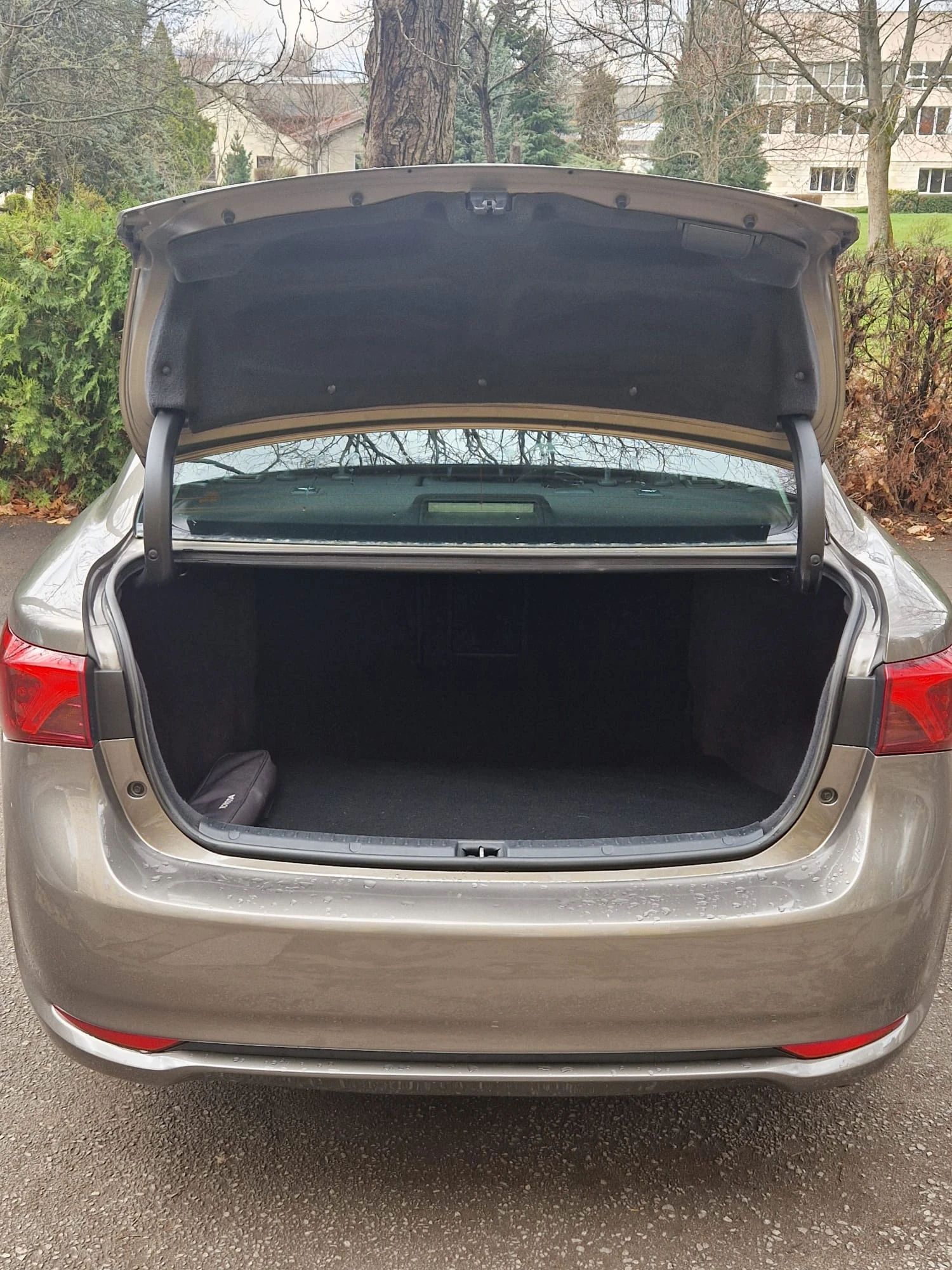 Toyota Avensis, снимка 6 - Автомобили и джипове - 54116127