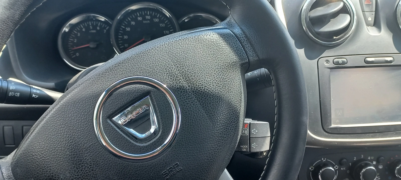 Dacia Logan 0.9 TCE, снимка 6 - Автомобили и джипове - 54235730