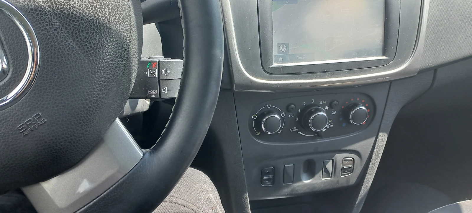 Dacia Logan 0.9 TCE, снимка 4 - Автомобили и джипове - 54235730