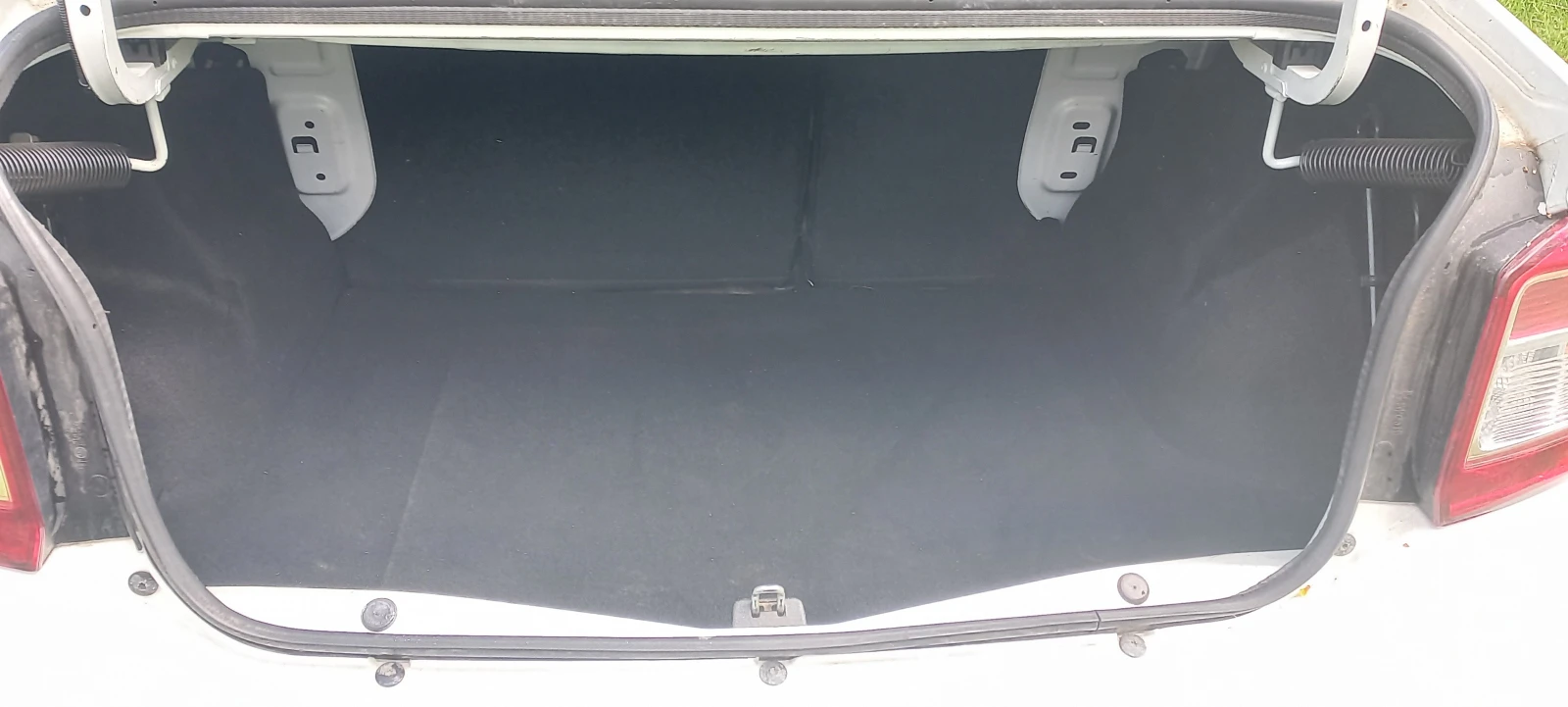 Dacia Logan 0.9 TCE, снимка 10 - Автомобили и джипове - 54235730