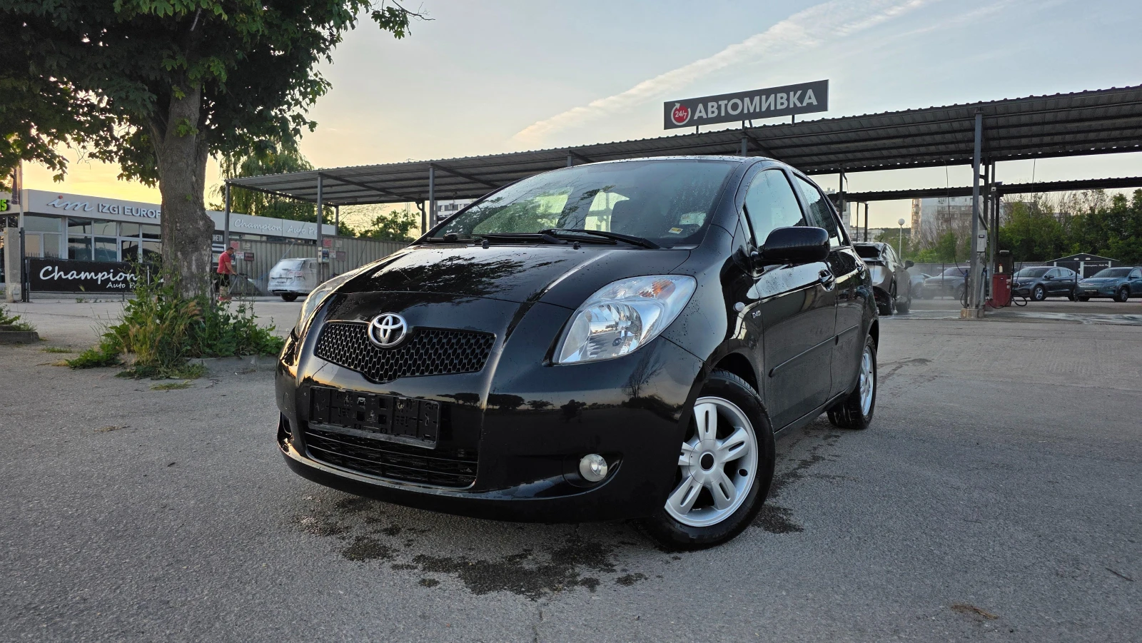 Toyota Yaris БЕЗУПРЕЧНА 
