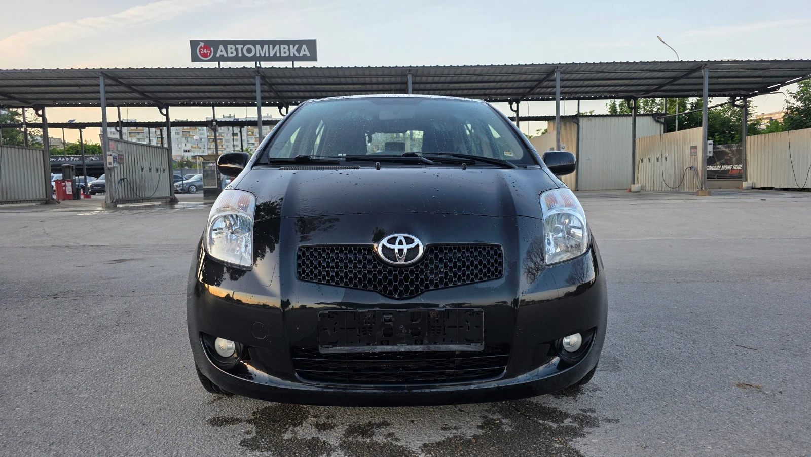 Toyota Yaris БЕЗУПРЕЧНА , снимка 2 - Автомобили и джипове - 54723218