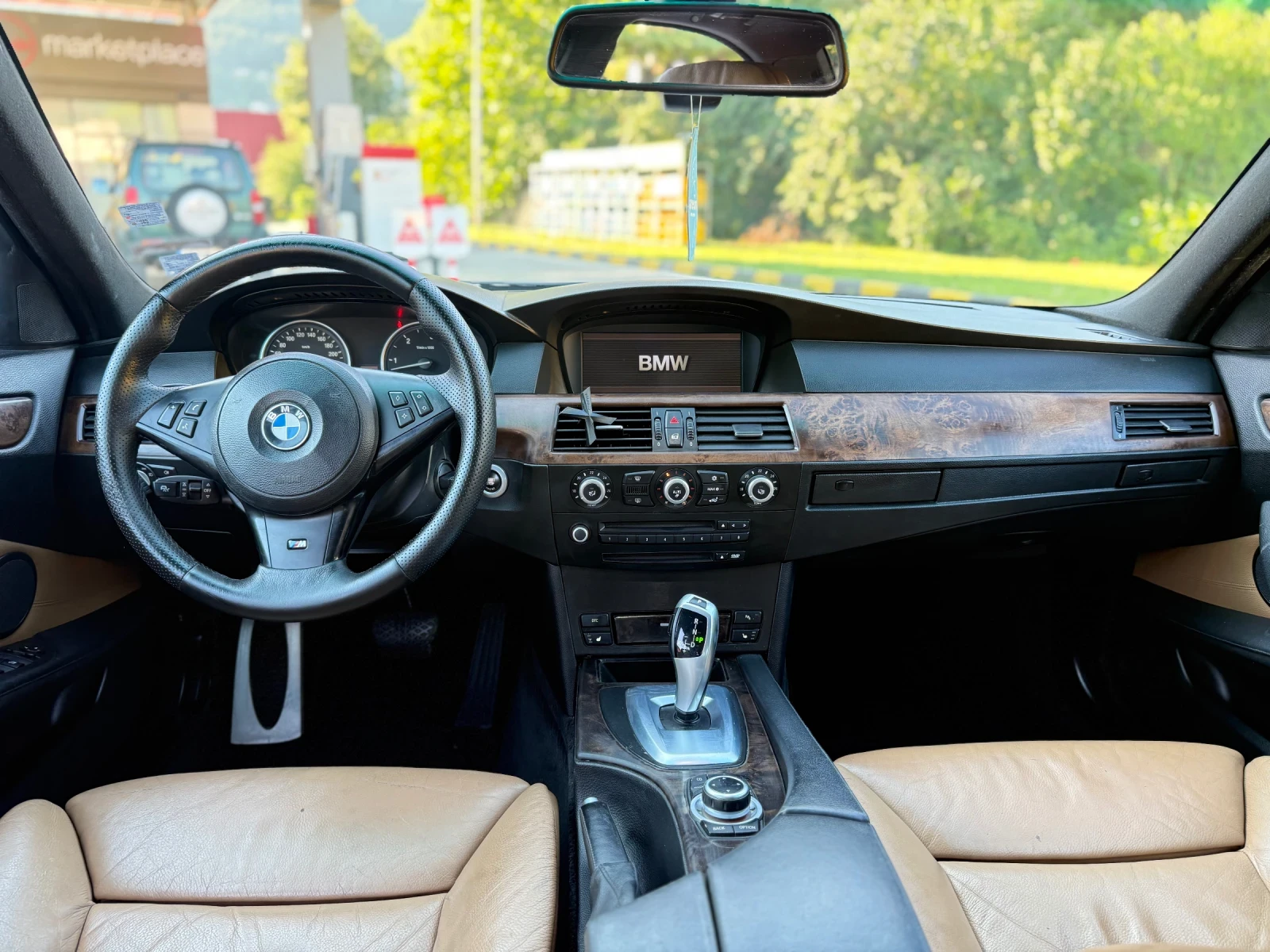BMW 535 3.5d Facelift/Head up/Distrinik/M pack, снимка 13 - Автомобили и джипове - 55533613