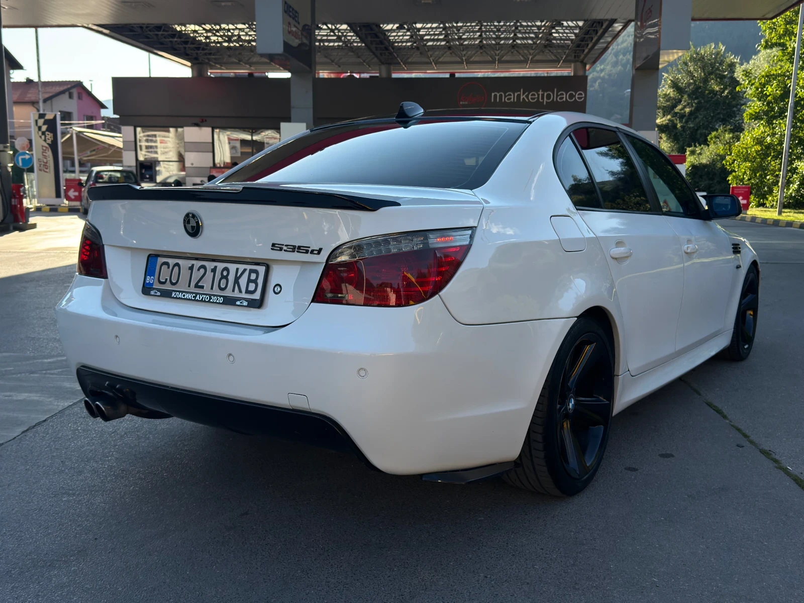 BMW 535 3.5d Facelift/Head up/Distrinik/M pack, снимка 7 - Автомобили и джипове - 55533613