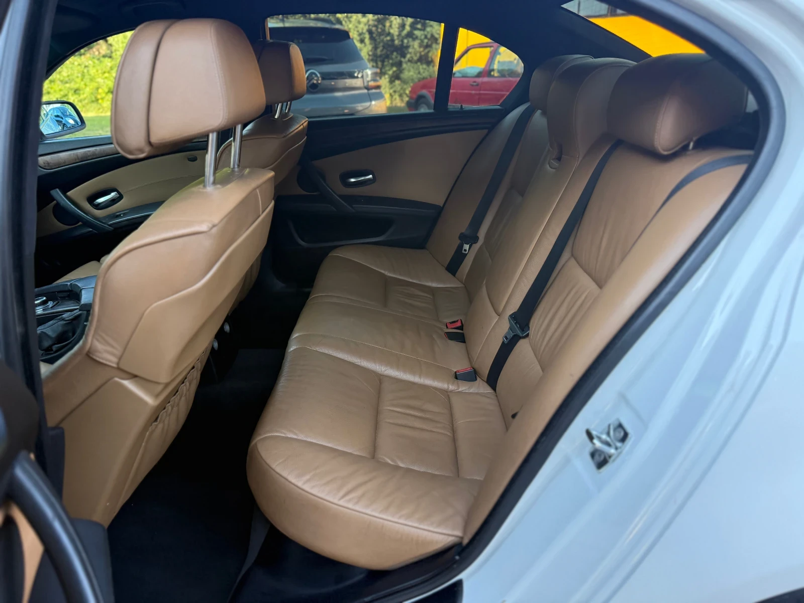 BMW 535 3.5d Facelift/Head up/Distrinik/M pack, снимка 12 - Автомобили и джипове - 55533613