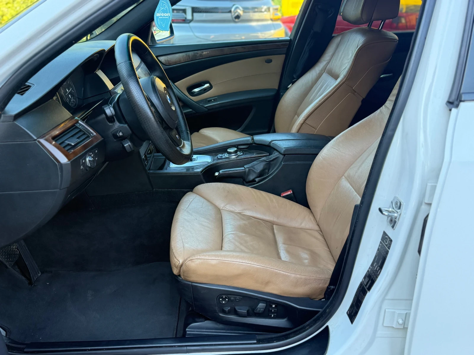 BMW 535 3.5d Facelift/Head up/Distrinik/M pack, снимка 11 - Автомобили и джипове - 55533613