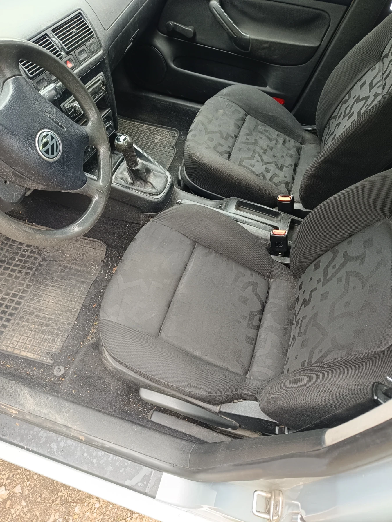 VW Golf 1.9 TDI 90k.c., снимка 6 - Автомобили и джипове - 55590046
