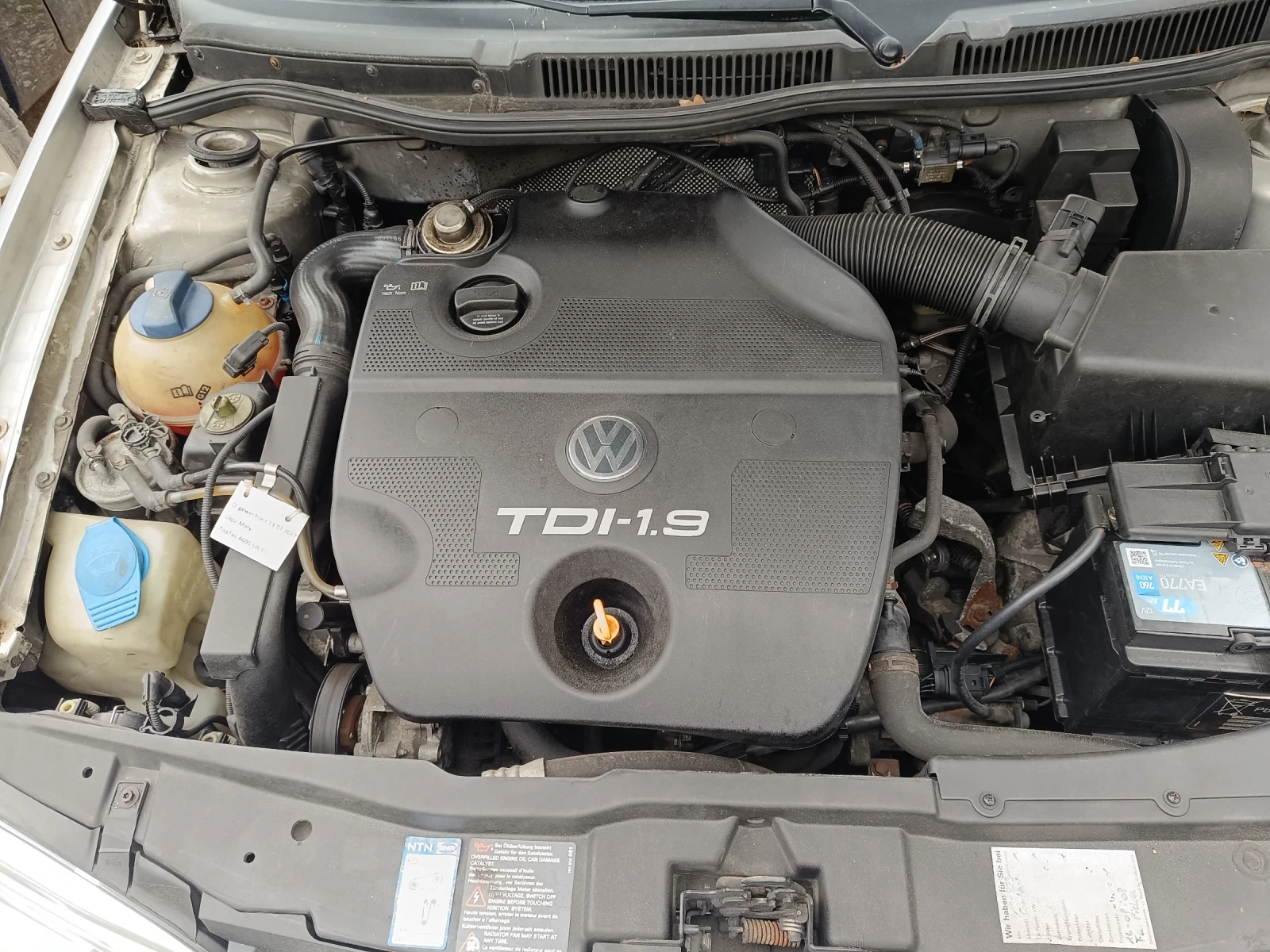 VW Golf 1.9 TDI 90k.c., снимка 17 - Автомобили и джипове - 55590046