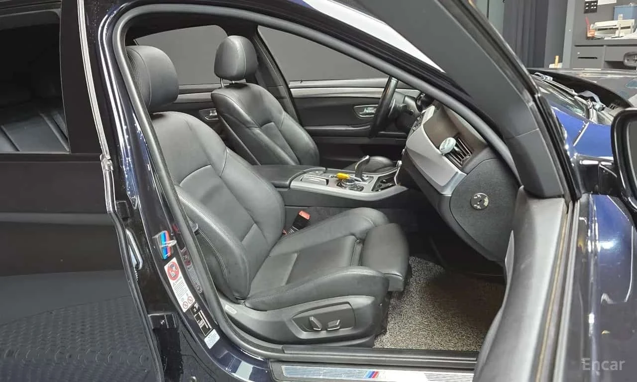 BMW 530 * 530d xDrive M Sport * ЦЕНА ДО БГ, снимка 12 - Автомобили и джипове - 55738634