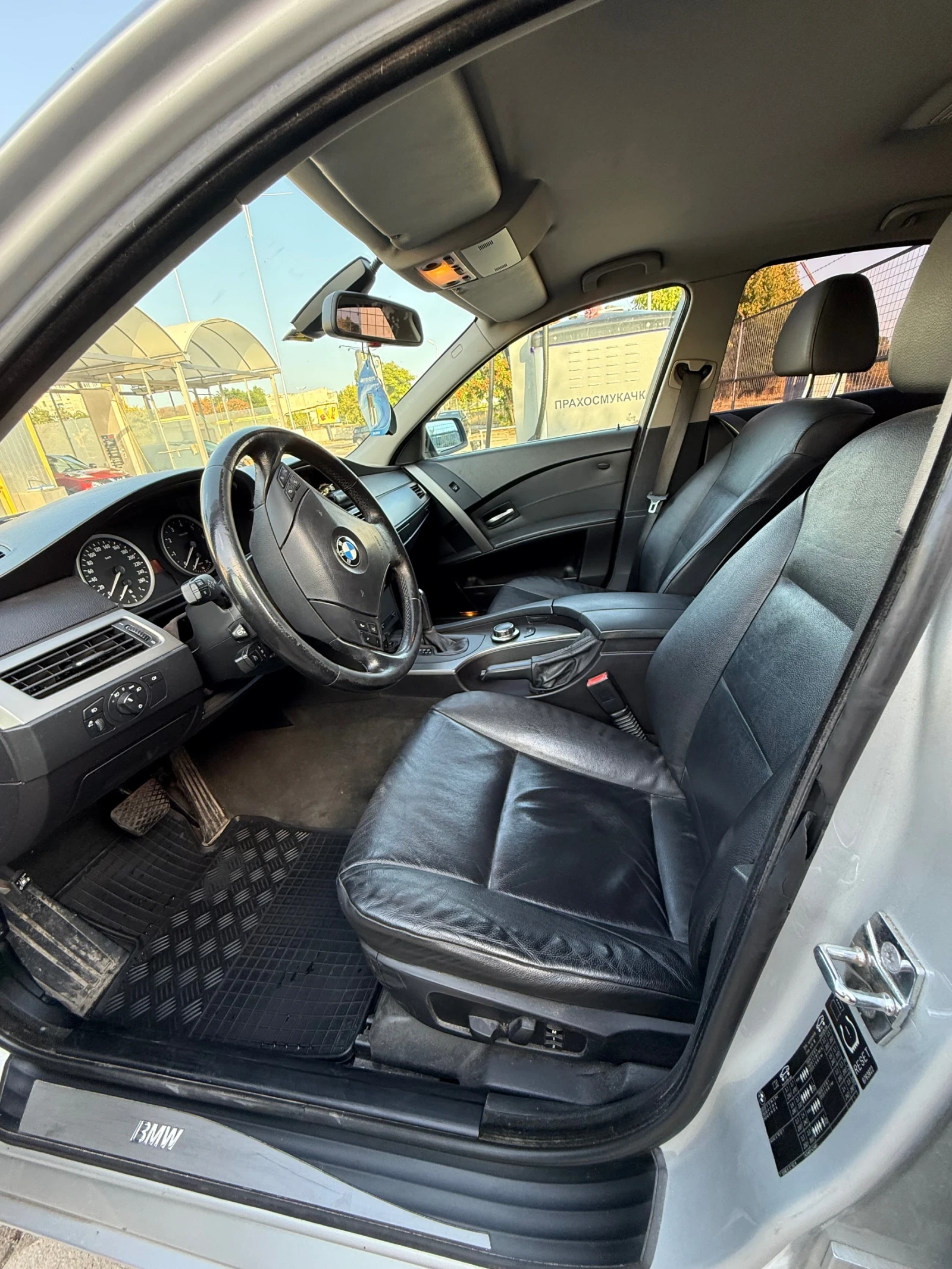 BMW 530 Xi, снимка 11 - Автомобили и джипове - 55890303