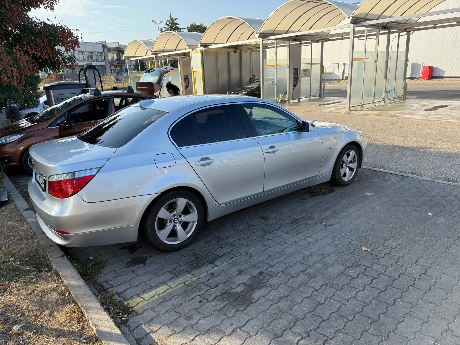 BMW 530 Xi, снимка 4 - Автомобили и джипове - 55890303