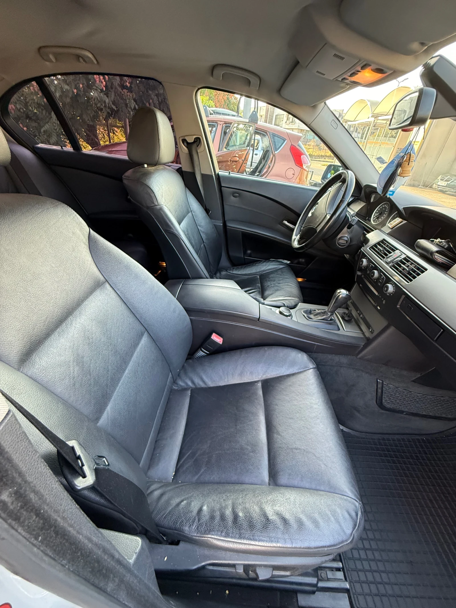 BMW 530 Xi, снимка 15 - Автомобили и джипове - 55890303