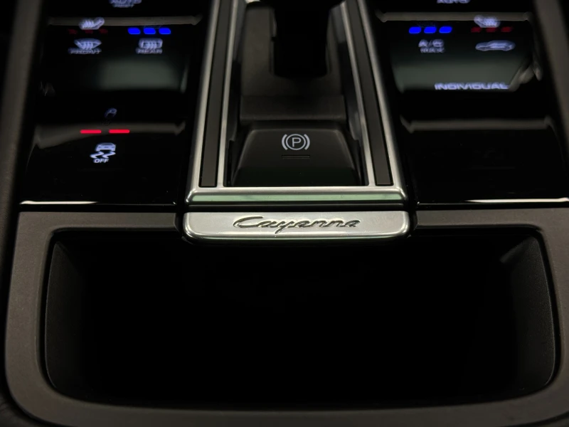 Porsche Cayenne E-Hybrid* Burmester* Sport Chrono* Pano, снимка 13 - Автомобили и джипове - 50531724