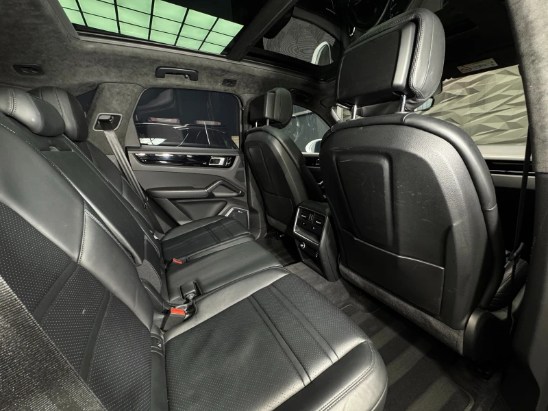 Porsche Cayenne E-Hybrid* Burmester* Sport Chrono* Pano, снимка 9 - Автомобили и джипове - 50531724