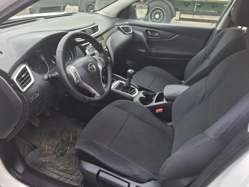 Nissan Qashqai, снимка 5 - Автомобили и джипове - 52364155