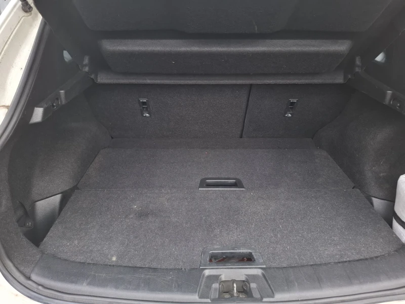 Nissan Qashqai, снимка 8 - Автомобили и джипове - 52364155