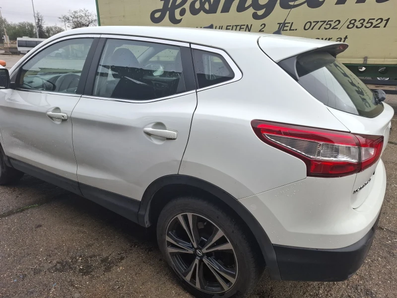 Nissan Qashqai, снимка 4 - Автомобили и джипове - 52364155