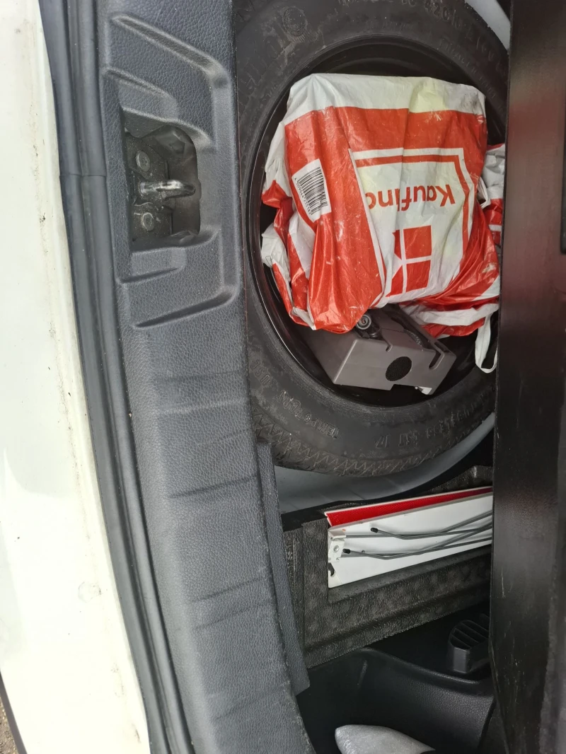 Nissan Qashqai, снимка 9 - Автомобили и джипове - 52364155