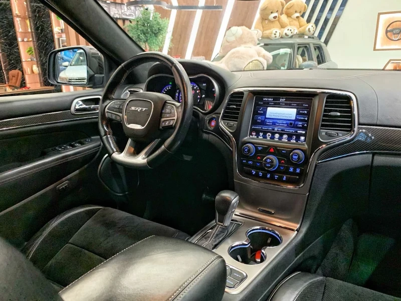 Jeep Grand cherokee V8 HEMI SRT, снимка 11 - Автомобили и джипове - 53023747