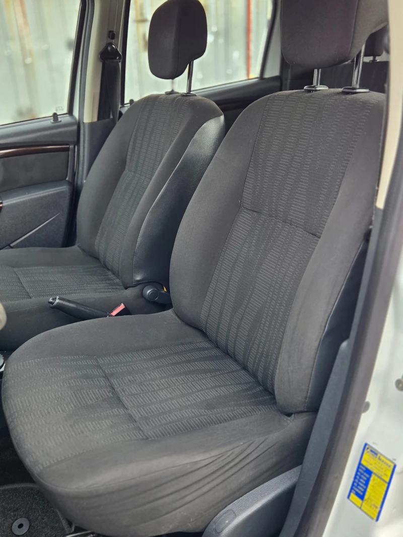 Dacia Duster 4x4* 1.6 16V* ОТЛИЧНА* , снимка 7 - Автомобили и джипове - 53030739