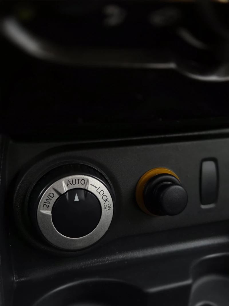 Dacia Duster 4x4* 1.6 16V* ОТЛИЧНА* , снимка 8 - Автомобили и джипове - 53030739