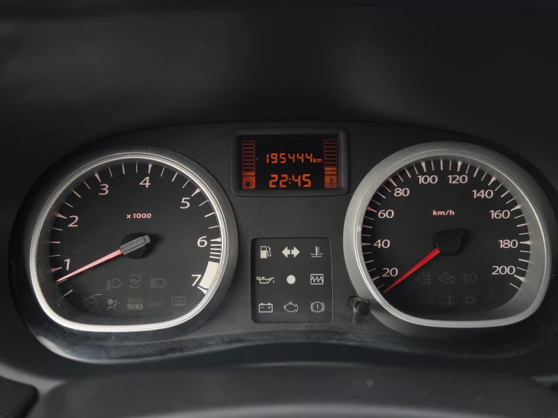 Dacia Duster 4x4* 1.6 16V* ОТЛИЧНА* , снимка 12 - Автомобили и джипове - 53030739