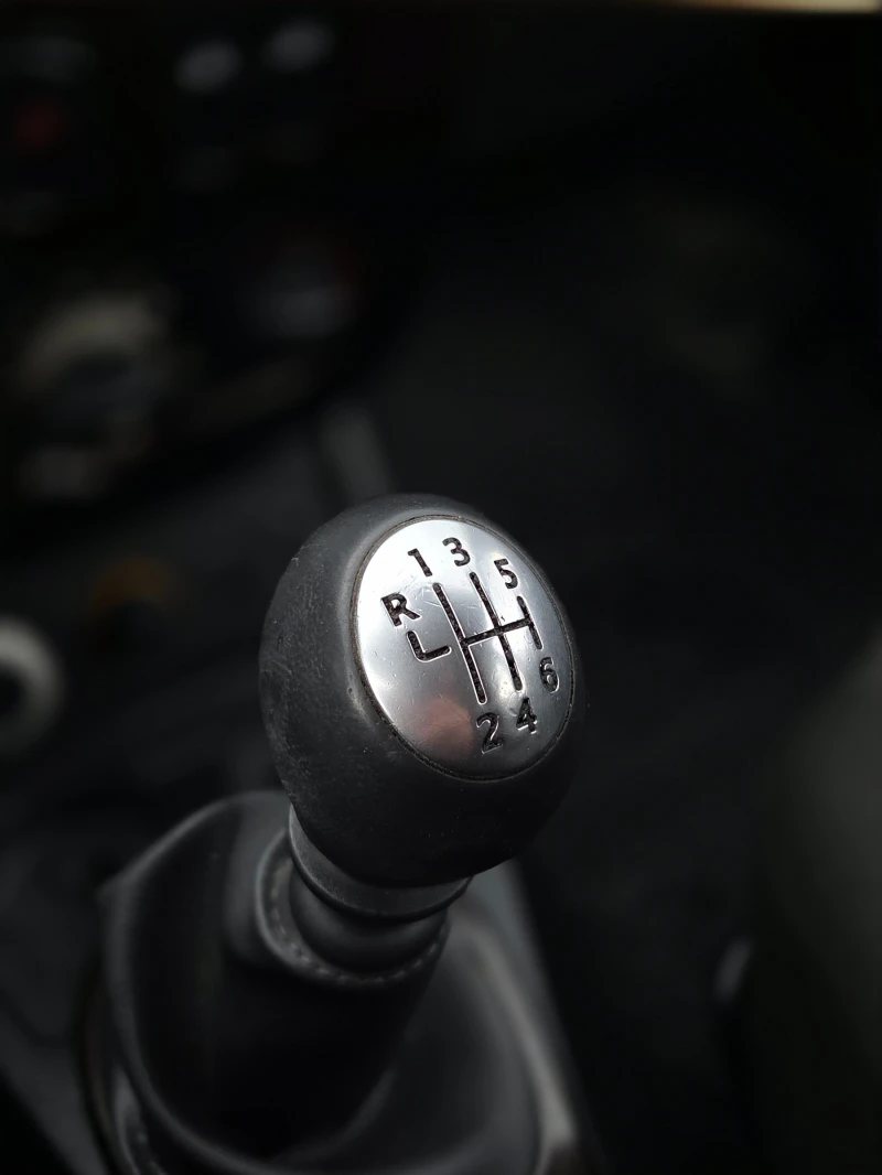 Dacia Duster 4x4* 1.6 16V* ОТЛИЧНА* , снимка 13 - Автомобили и джипове - 53030739