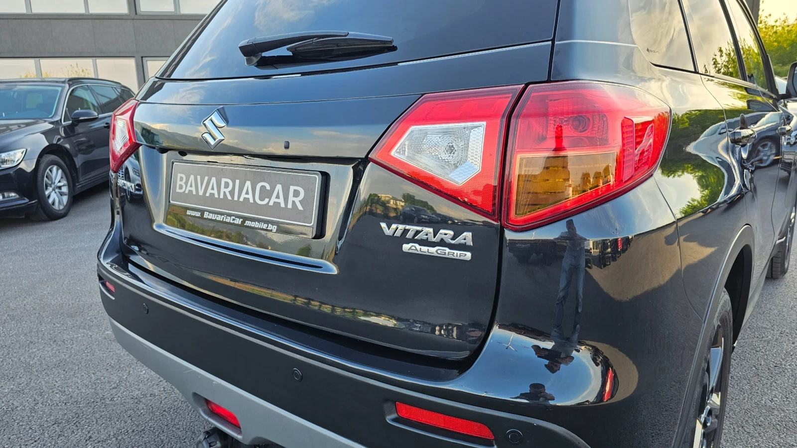 Suzuki Vitara 1.4 BoosterJet Style 4x4* Aut.* ACC* LED* Kam* Nav - изображение 5