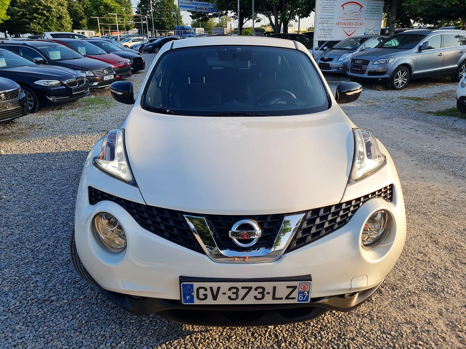 Nissan Juke 1.5dci-110kc/6ck/БЯЛА ПЕРЛА/НАВИ/СЕРВ.ИСТОРИЯ, снимка 2 - Автомобили и джипове - 50591261